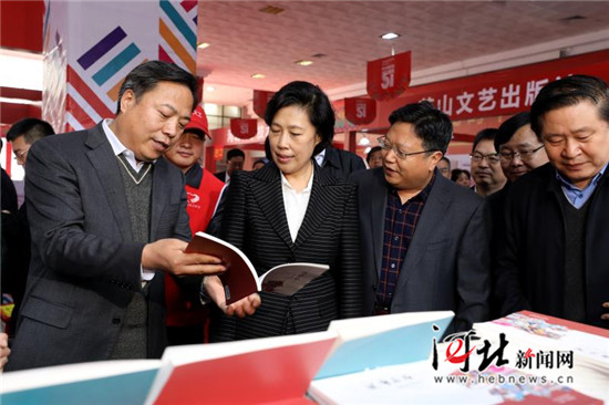 10月27日,省委常委,宣传部部长田向利参观惠民书市主会场.