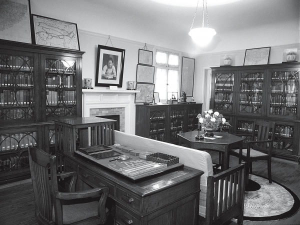 圖為孫中山在上海故居的書房（攝于1958年）