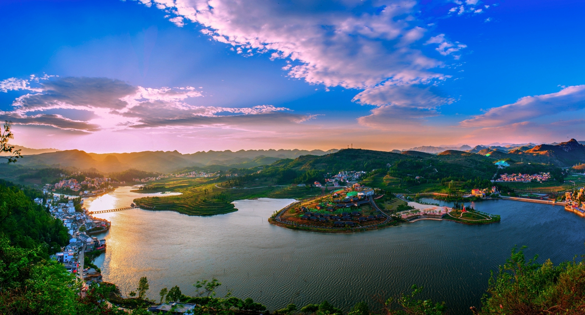 六盤水：大力發展全域旅遊_fororder_噠啦仙谷全景