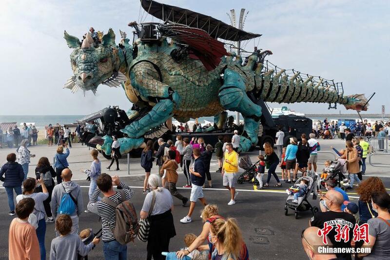 An nuna wani babban inji mai siffar Dragon a kasar Faransa_fororder_4c3cc05cda2a4407a74d416499c8a78d