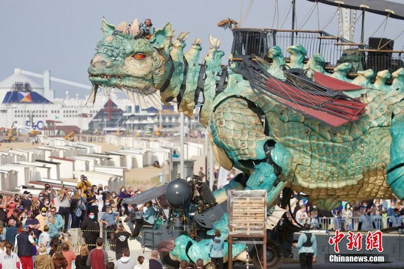 An nuna wani babban inji mai siffar Dragon a kasar Faransa_fororder_1b172e7dd9da43cda5bd9a98214f907a