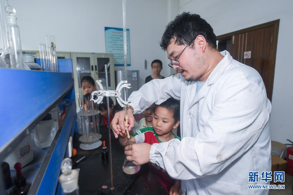 浙江湖州：企业开办爱心暑托班