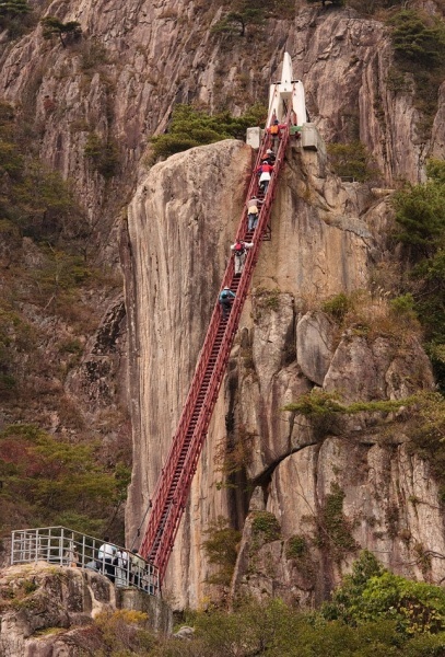 专治恐高症！全球最让人胆颤心惊的建筑