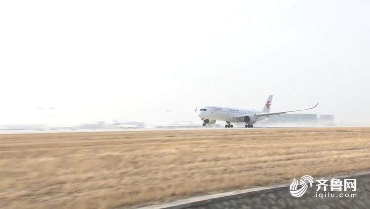 山东4651，起飞！青岛胶东国际机场顺利完成首航