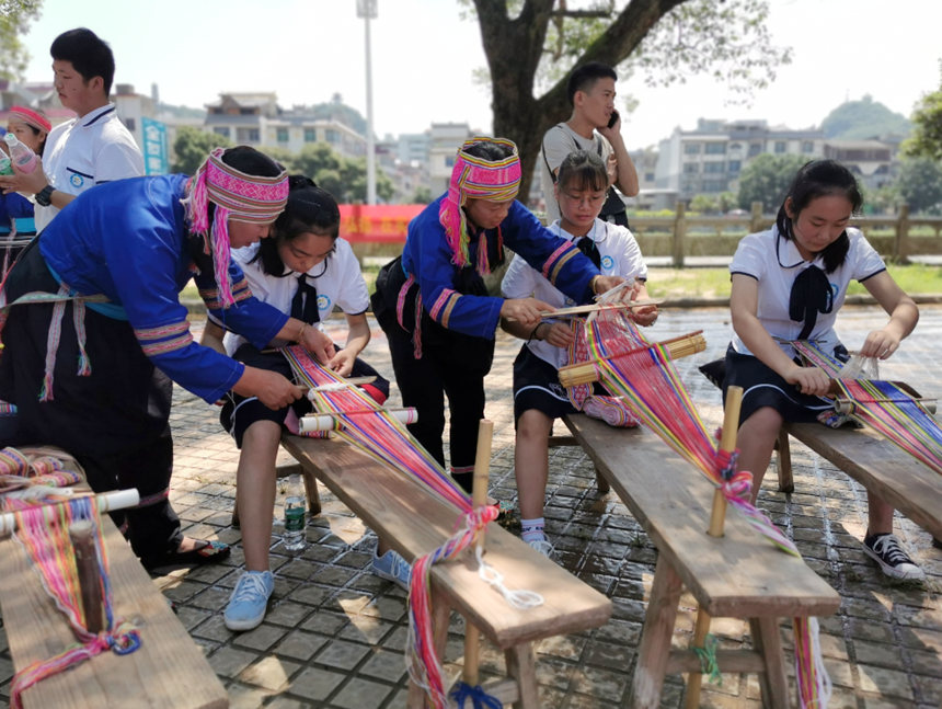 廣西富川：瑤族織錦技藝活態傳承