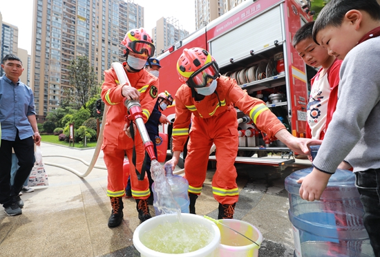 【OK】貴州畢節：“119”紅水桶 為群眾送便民水