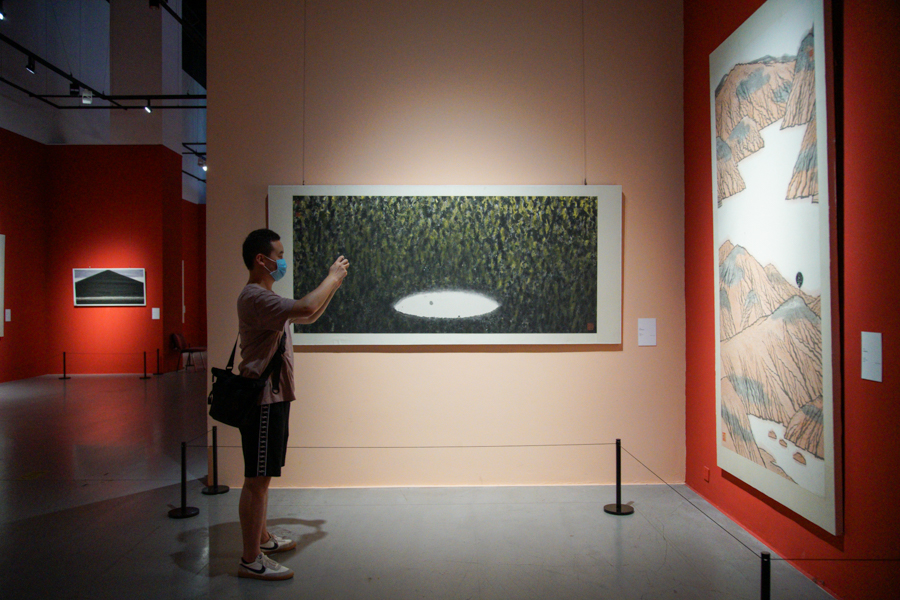 【城市遠洋】傳統中國畫與現代藝術的融合 《姜寶林藝術展》亮相重慶美術館