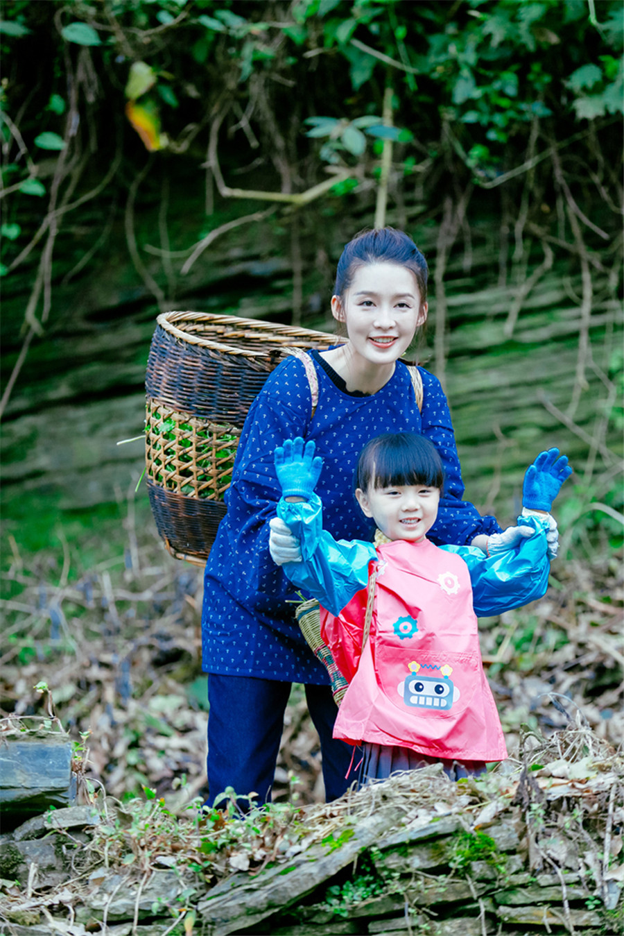 李沁爸爸5搭档邓伦实习妈妈喂猪爸爸团享福