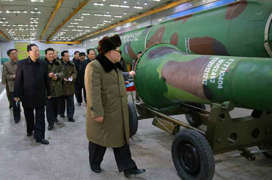 朝鲜领导人金正恩称成功实现核弹头小型化(组图)