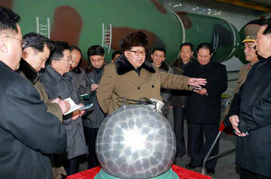 朝鲜领导人金正恩称成功实现核弹头小型化(组图)
