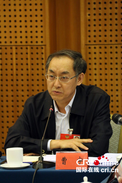 委员建议放宽民营银行政策银监会副主席曹宇回应