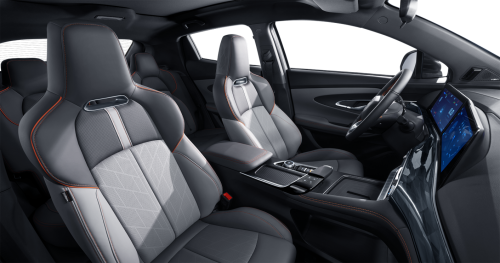 自带“硬核”科技 15万级街跑SUV长安2022款UNI-T登场“易车超级818汽车狂欢节”