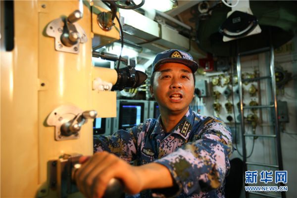 中国潜艇巡航遇某大型舰艇编队 悄悄抵近模拟攻击 中国潜艇巡航遇某大型舰艇编队 悄悄抵近模拟攻击