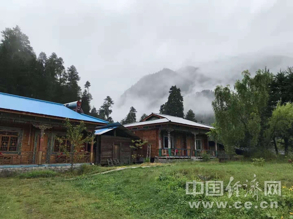【石榴花开 籽籽同心】西藏林芝巴卡村：雪山下的山水画卷