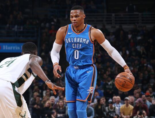 不刷3双！威少提前打卡 MVP示范！他给字母哥上课