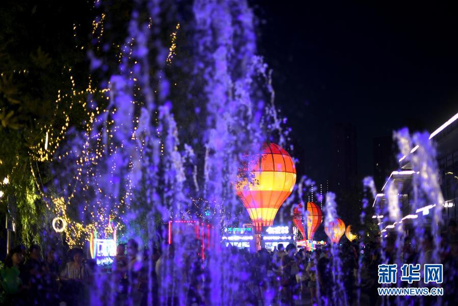 天津：畅游夜市