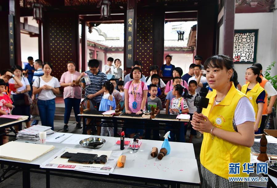 非遗精品亮相福州三坊七巷