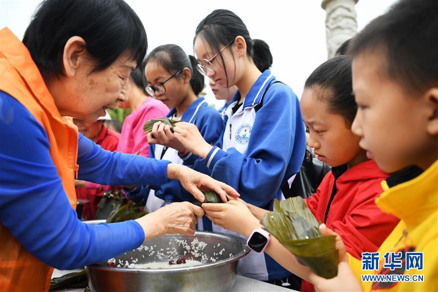 甘肃兰州：民俗活动过端午