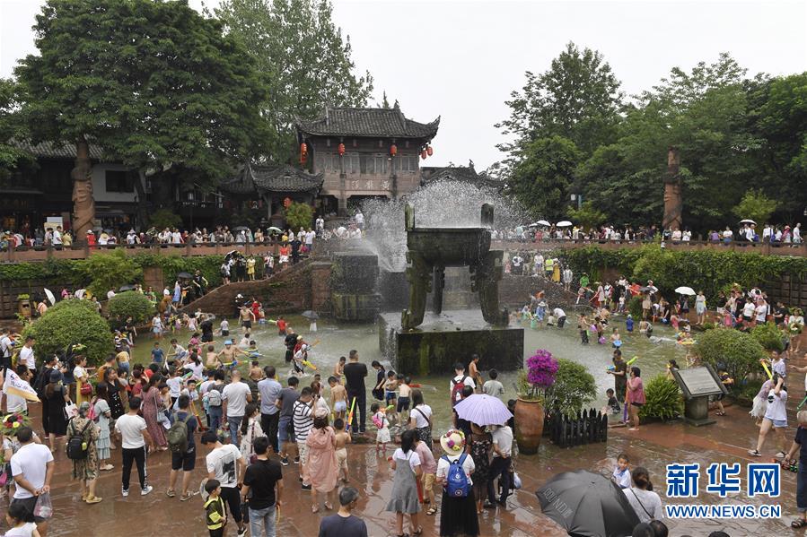 成都：古镇亲水度假日