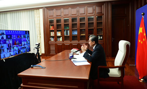 Tsina, nanawagang magbuklud-buklod para gawing global public good ang bakuna_fororder_20210806bakuna2