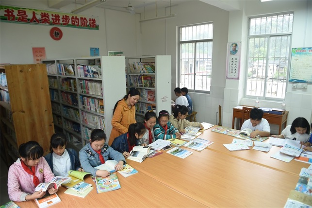 9年裏，他們為山區孩子捐建122個希望書屋