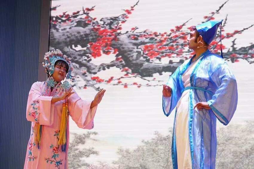 কফি হাউসের আড্ডা চীনা সংস্কৃতি অনুরাগী নুজহাত ফারহানার ইউননান অভিজ্ঞতা_fororder_微信图片_20210803161751