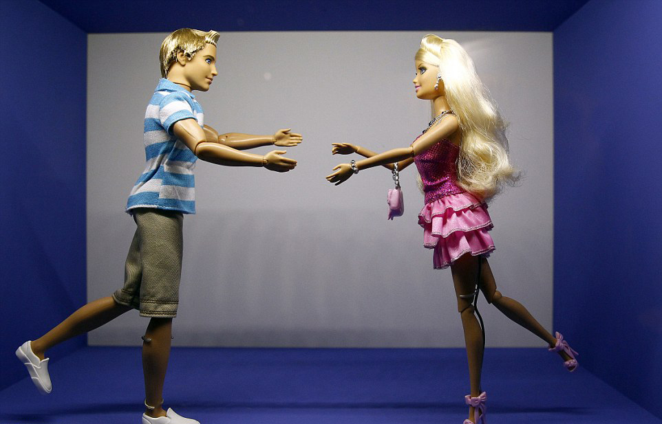 最耀眼的芭比:芭比娃娃展将亮相巴黎时装周(高清组图)