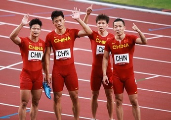 中国男队获东京奥运会4x100米接力第4名 平全国纪录、距领奖台一步之遥