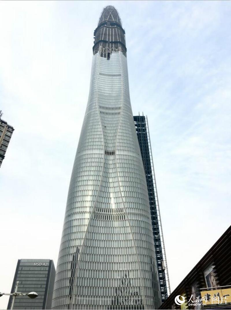 天津周大福金融中心 北方在建第一高樓“加冕”530米