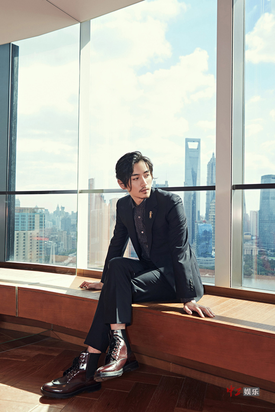 造型满分!陈晓出席活动尽显精英雅痞气质(图)-国际在线