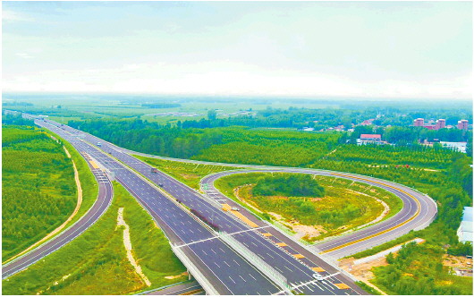 日兰高速巨菏段变身双向八车道