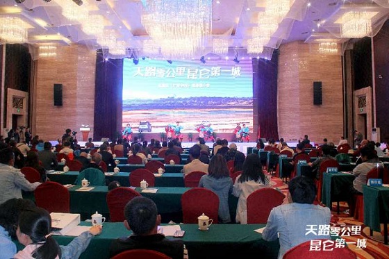 以路为“媒”，叶城阿里携手推动新藏线“特种旅游”发展