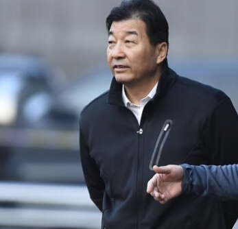 魏吉祥宣布4月卸任足协党委书记 于洪臣有望当选 魏吉祥宣布4月卸任足协党委书记 于洪臣有望当选