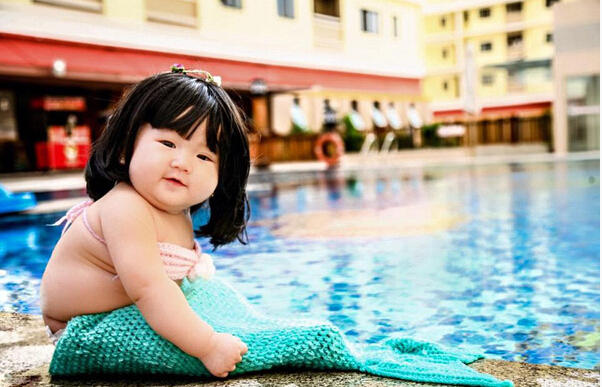 组图:“小小美人鱼”成网红 胖乎呆萌惹人爱 组图:“小小美人鱼”成网红 胖乎呆萌惹人爱