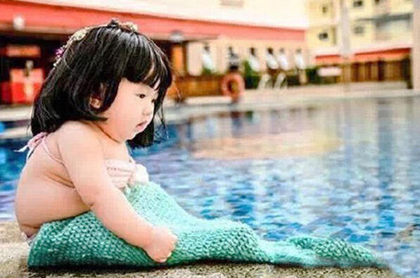 组图:“小小美人鱼”成网红 胖乎呆萌惹人爱 组图:“小小美人鱼”成网红 胖乎呆萌惹人爱