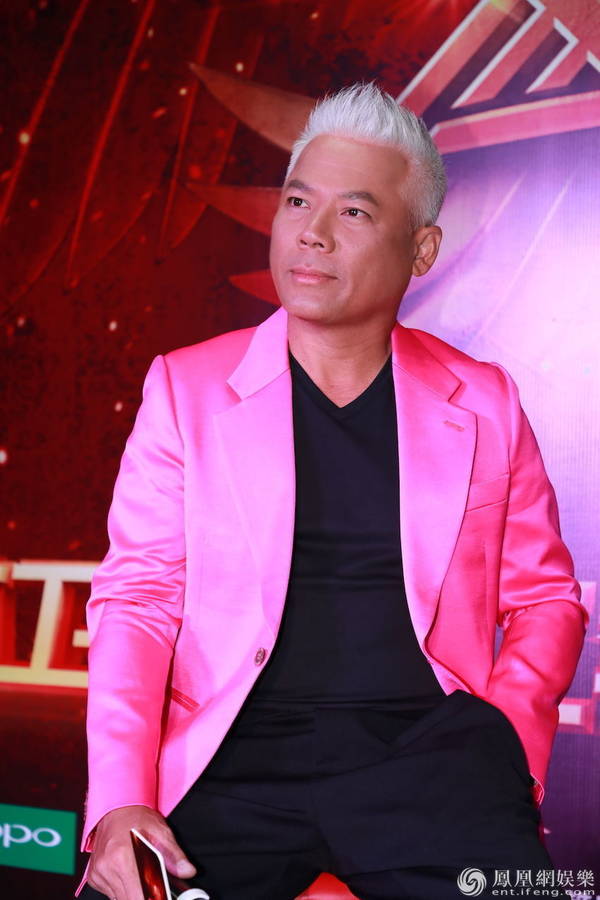 《蒙面2》唱将阵容惊喜 黄金猜评团默契有爱不舍再见