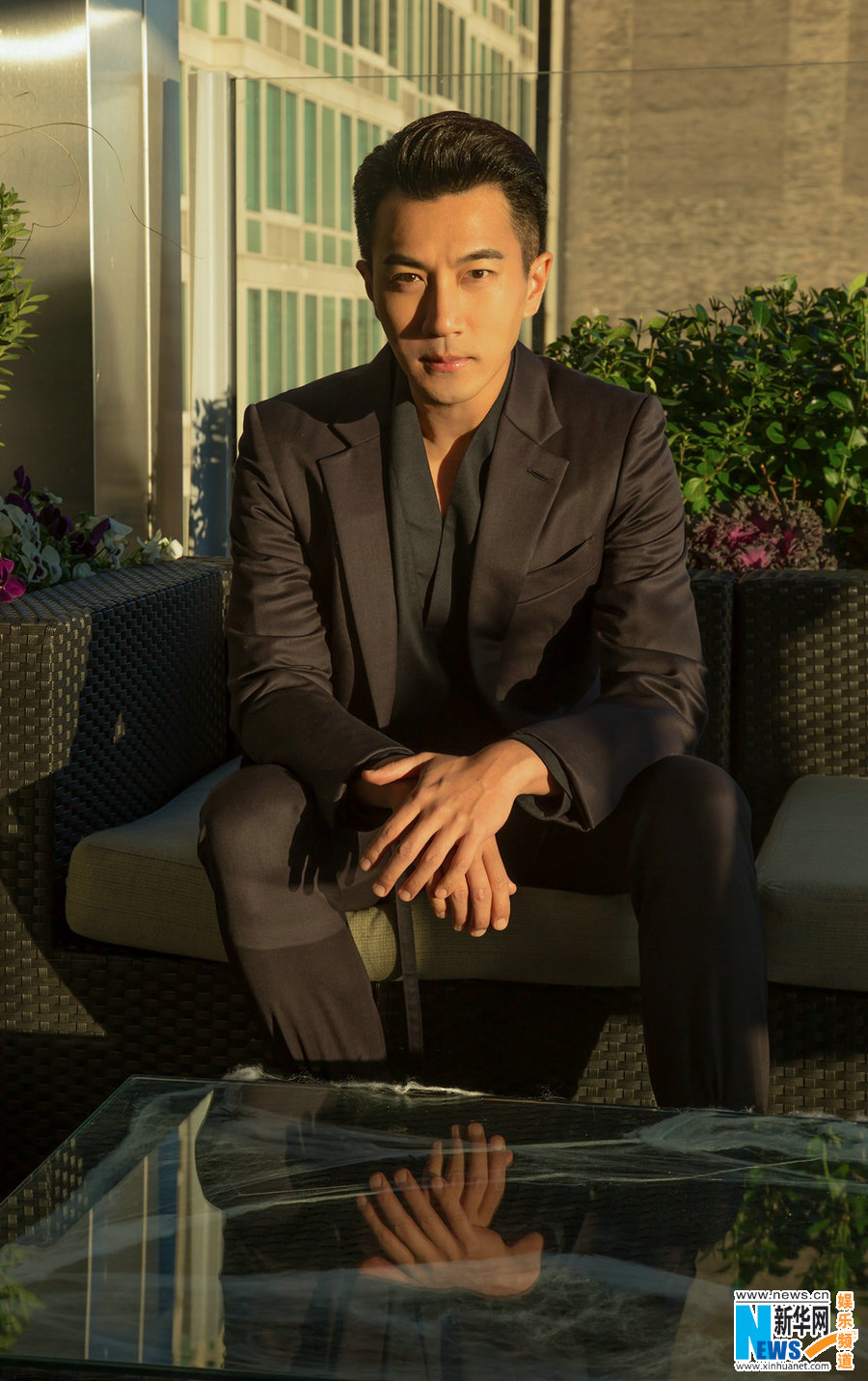 刘恺威纽约街拍 从容优雅尽显绅士品格