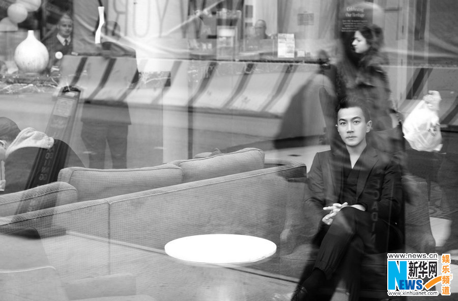 刘恺威纽约街拍 从容优雅尽显绅士品格