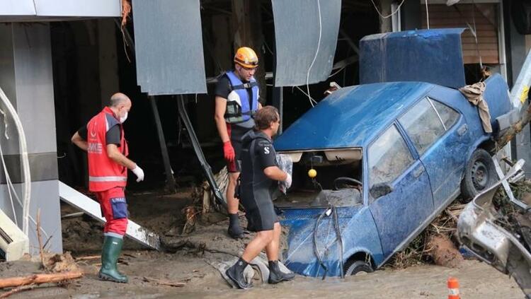 土耳其黑海地区洪灾遇难人数升至27人 搜救仍在持续