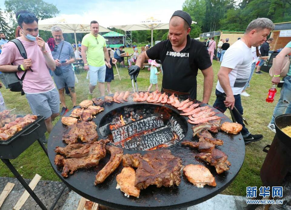 【转载】白俄罗斯举办城市野餐美食节