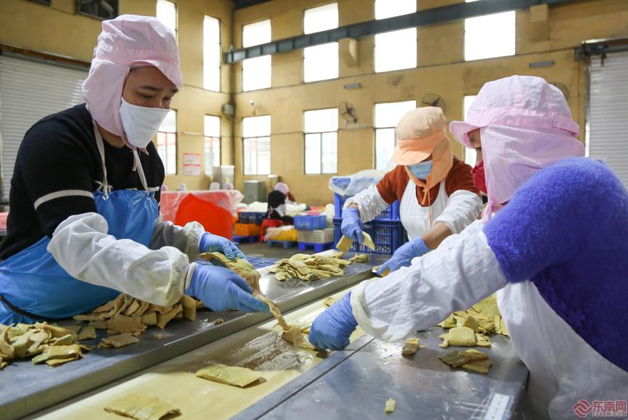 南靖龙山食品工业： 政企抱团取暖共促市场复苏