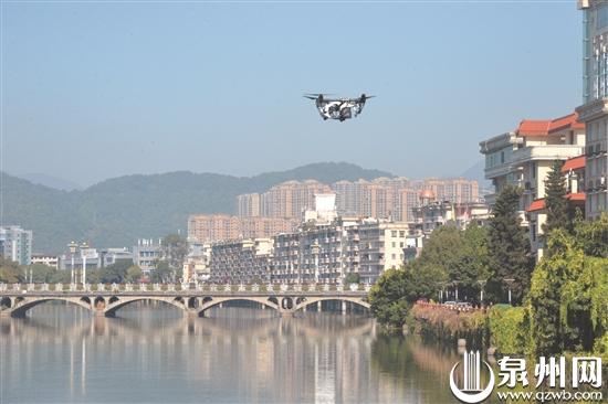 泉州创新运用“智能+5G”技术无人机巡河 高效无盲区