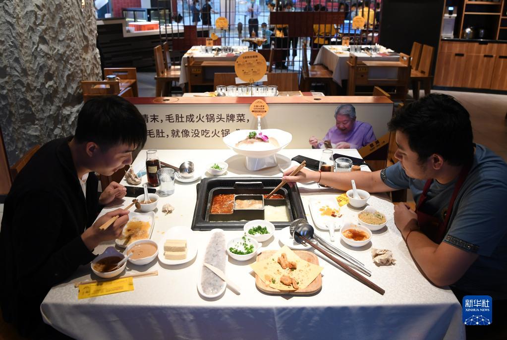 郑州有序恢复餐饮堂食