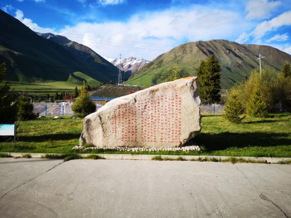 他守战友墓34年誓帮牺牲战友找到亲人，如今靠头条寻人达成心愿