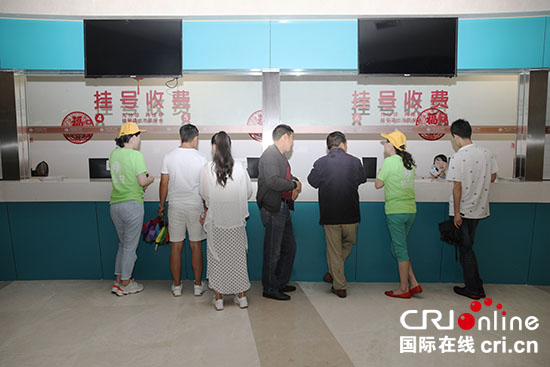 志愿者助力南昌市第三医院朝阳院区门诊开业