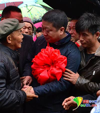 中国青年网北京11月2日电(记者 曾繁华)今年4月,曾守福派驻下党村期满