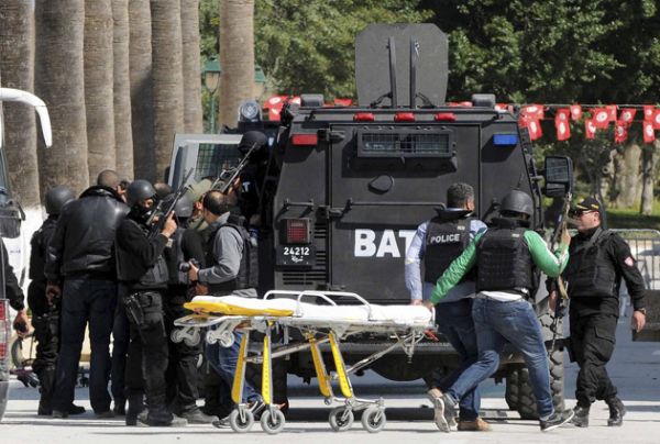 外媒称恐怖袭击重创突尼斯：反恐部队军官家中遇害
