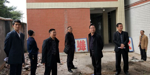 郑佐愉视导宜宾县白花中学高三零诊