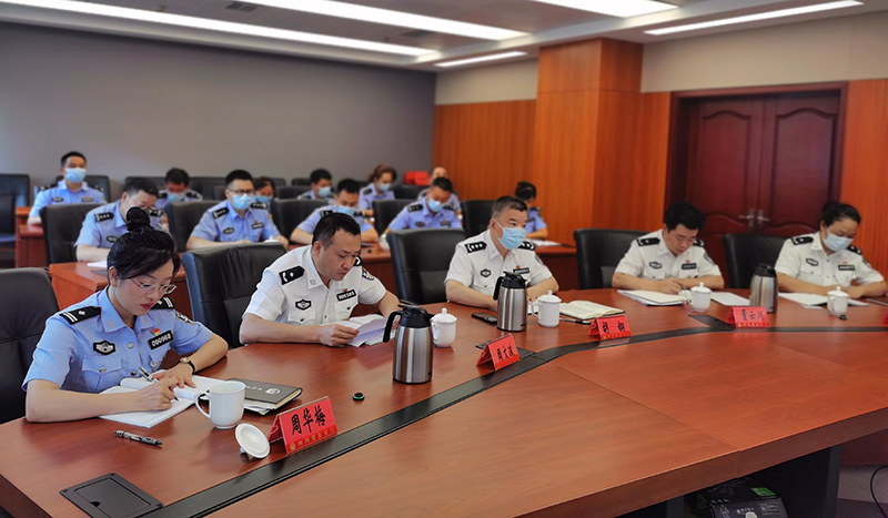四川省公安厅举行全省公安法制系统先进事迹报告会_fororder_微信图片_20210901110016