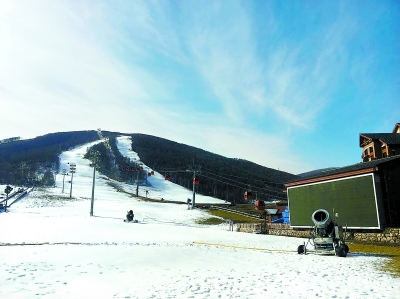 河北崇礼：今冬滑雪季周末开启 将持续至明年4月